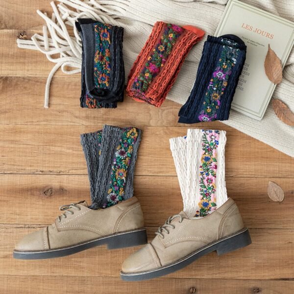 81_eYT-B3lL._AC_SL1500 5 Pairs Women's Floral Design Vintage Crew Socks Ethnic Jacquard Knit Set, Red, Grey, Blue, White, Black